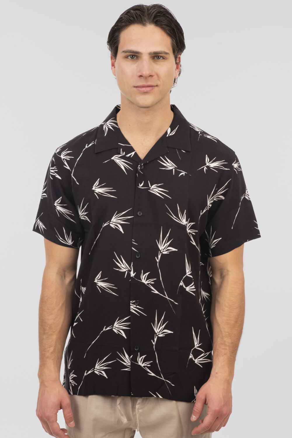 Shirts Byron with Short Sleeves and Floral Print - Black - Rebase