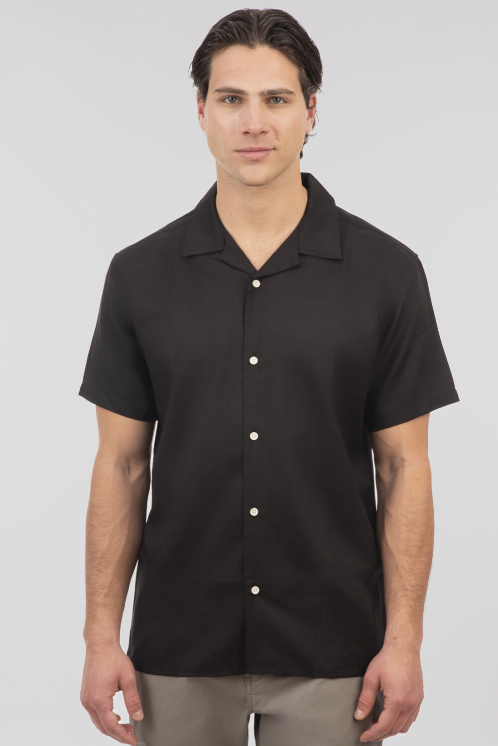 Shirts with Byron Collar and Short Sleeves (Relaxed Fit) - Black - Rebase