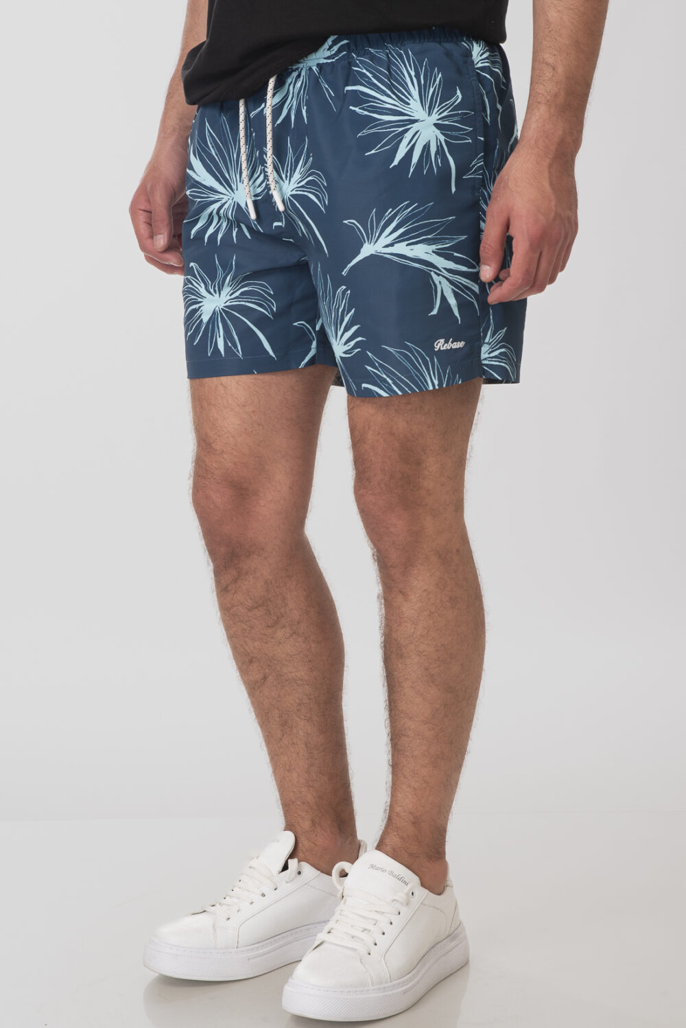 Swim Shorts in Floral Print - Navy - Rebase